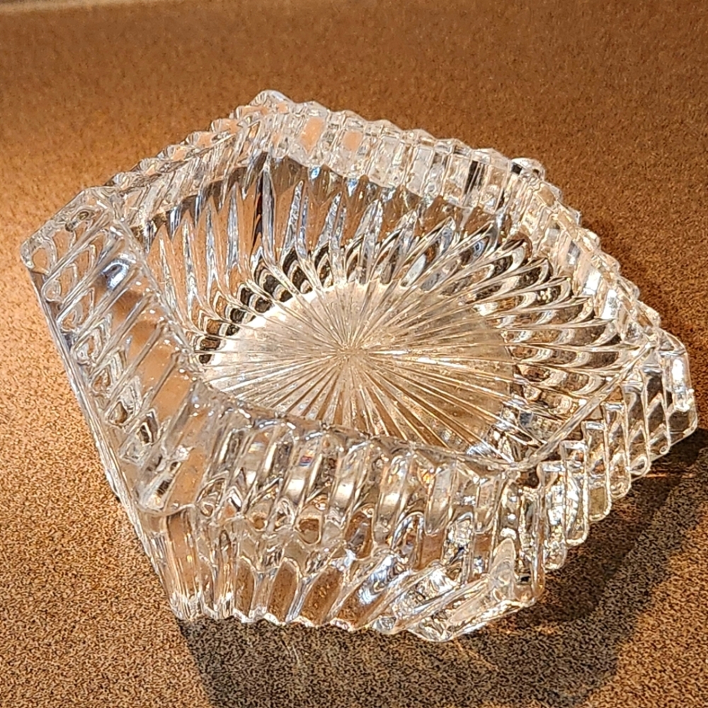 Anna Hutte Bleikristall 24% Lead Crystal Trinket Dish/ Unique Paperweight